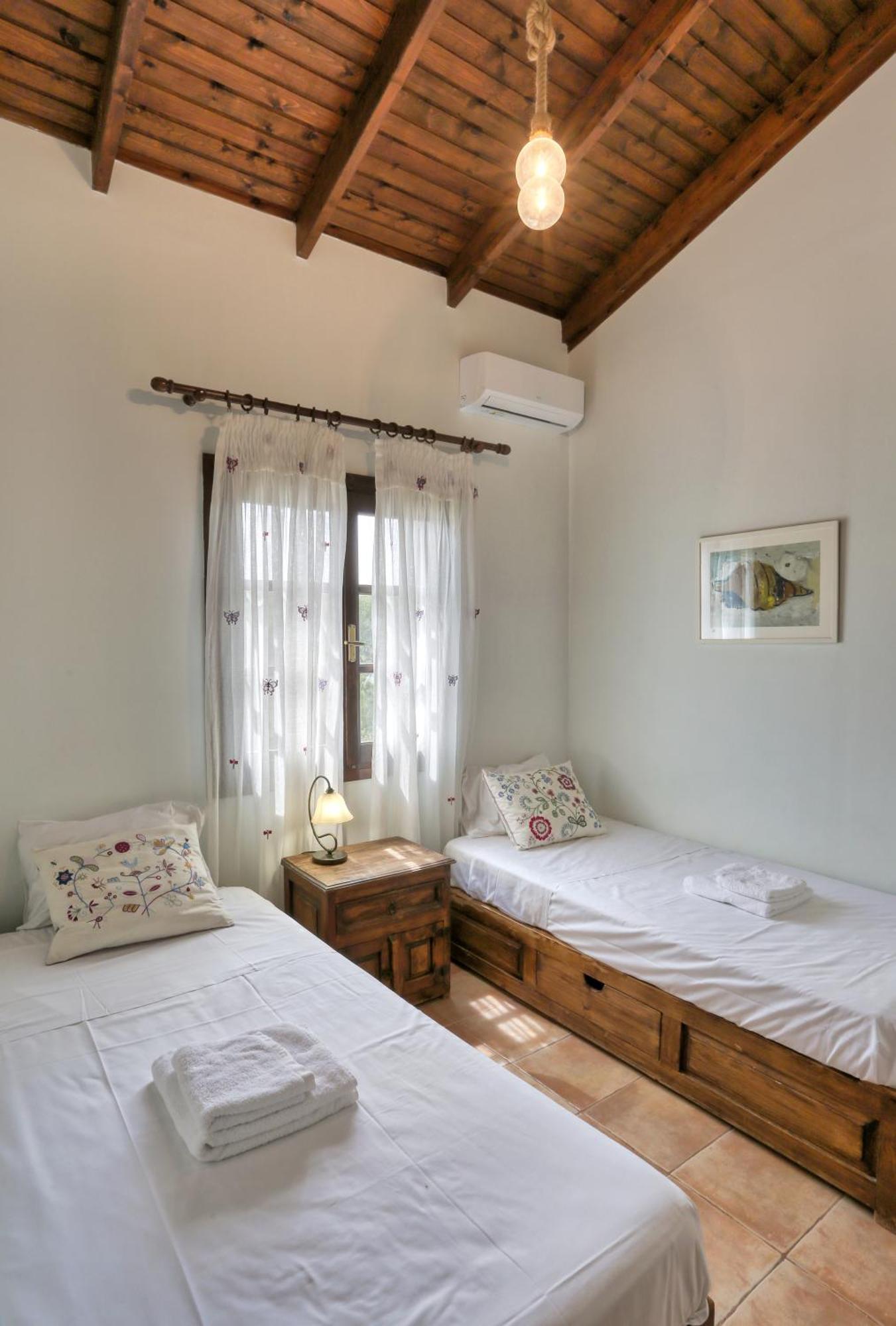 Thea Sitia (Crete)